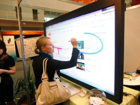A1-DES eBoard – 70″ Multi-Touch LCD Monitor