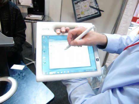 Motion C5V Clinical Assisstant in use