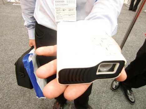 Digipro Portable Projector