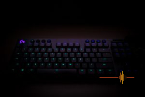 Logitech G915 TKL - Compact with no number pad