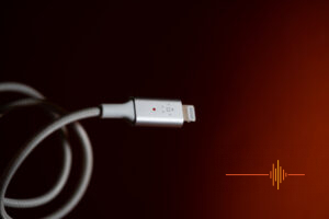 Smart LED Lightning to USB-A Cable