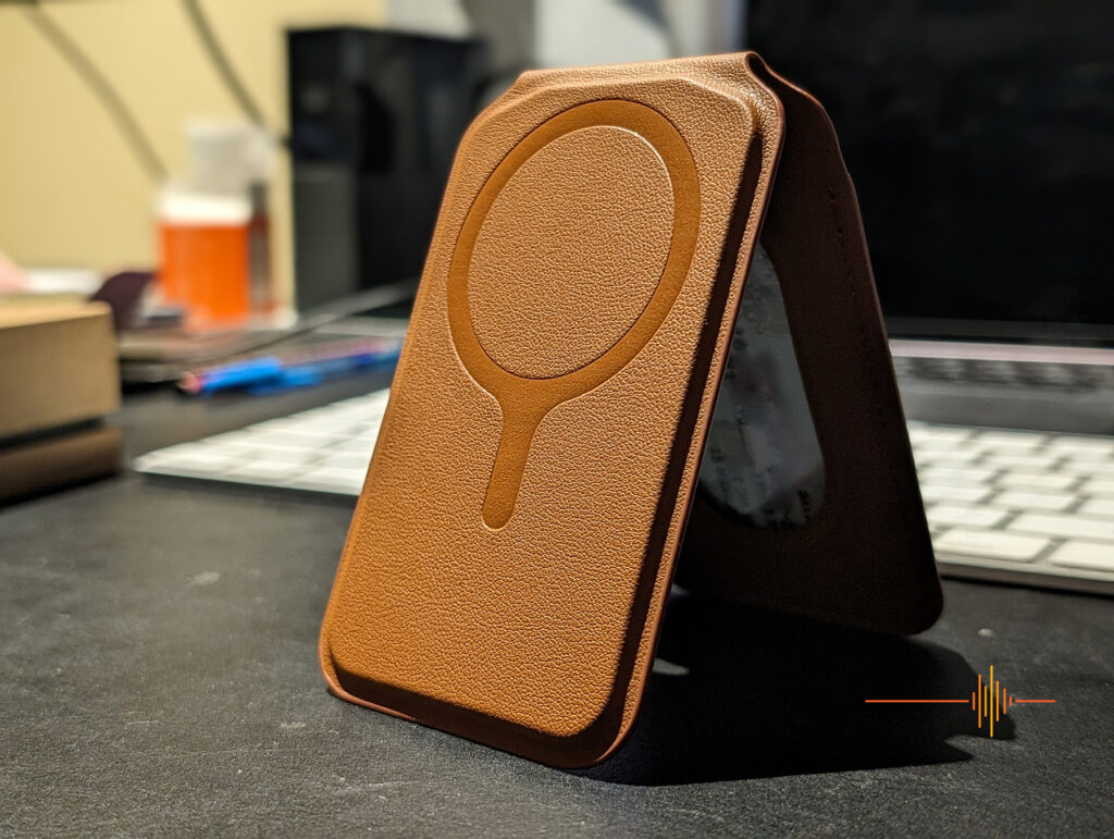 Satechi Magnetic Wallet Stand