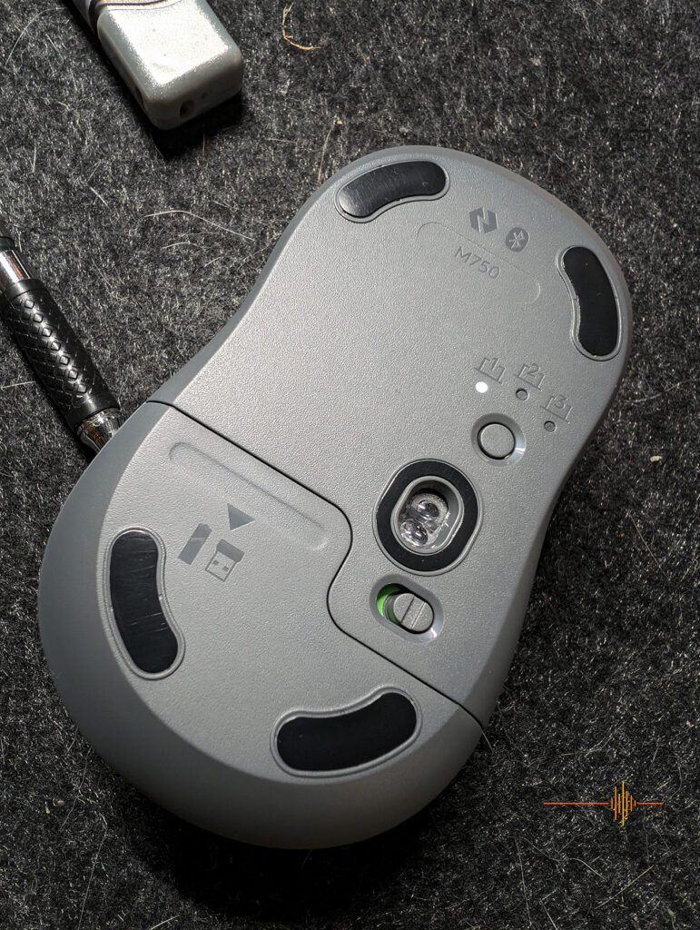 Logitech Signature Slim Combo MK950 Mouse